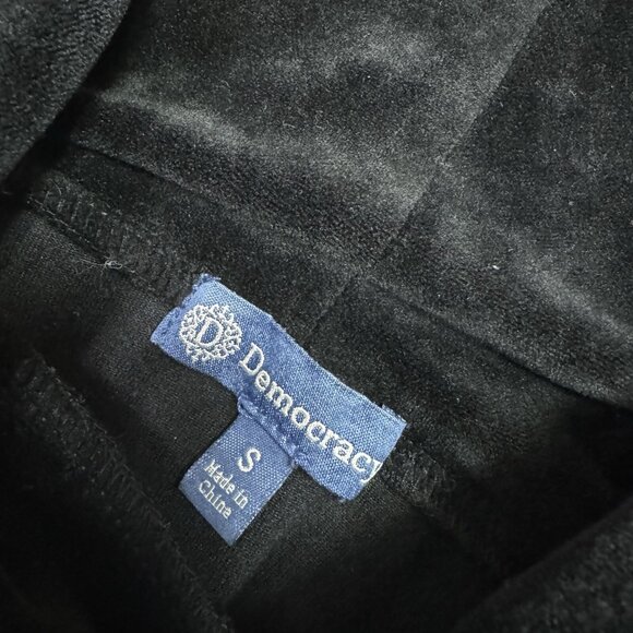 Democracy Sweater Women’s Black Velour Long Sleeve Pullover Size Small - Picture 10 of 11